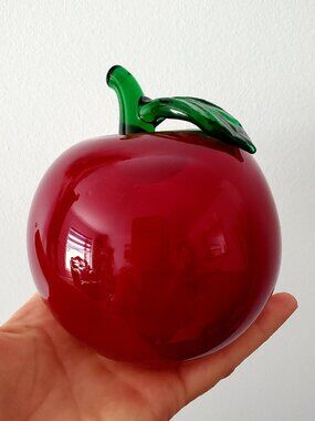 Vintage Glass Red Apple with Leaf Stem Home Decor Ornament Paperweight Fruit
